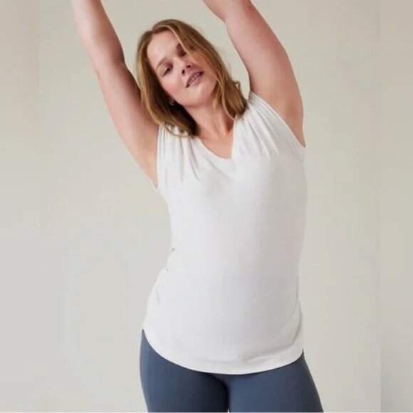 Athleta Outbound V-Neck Tee Size 2X | NWT | White | 100% Cotton - Picture 1 of 4